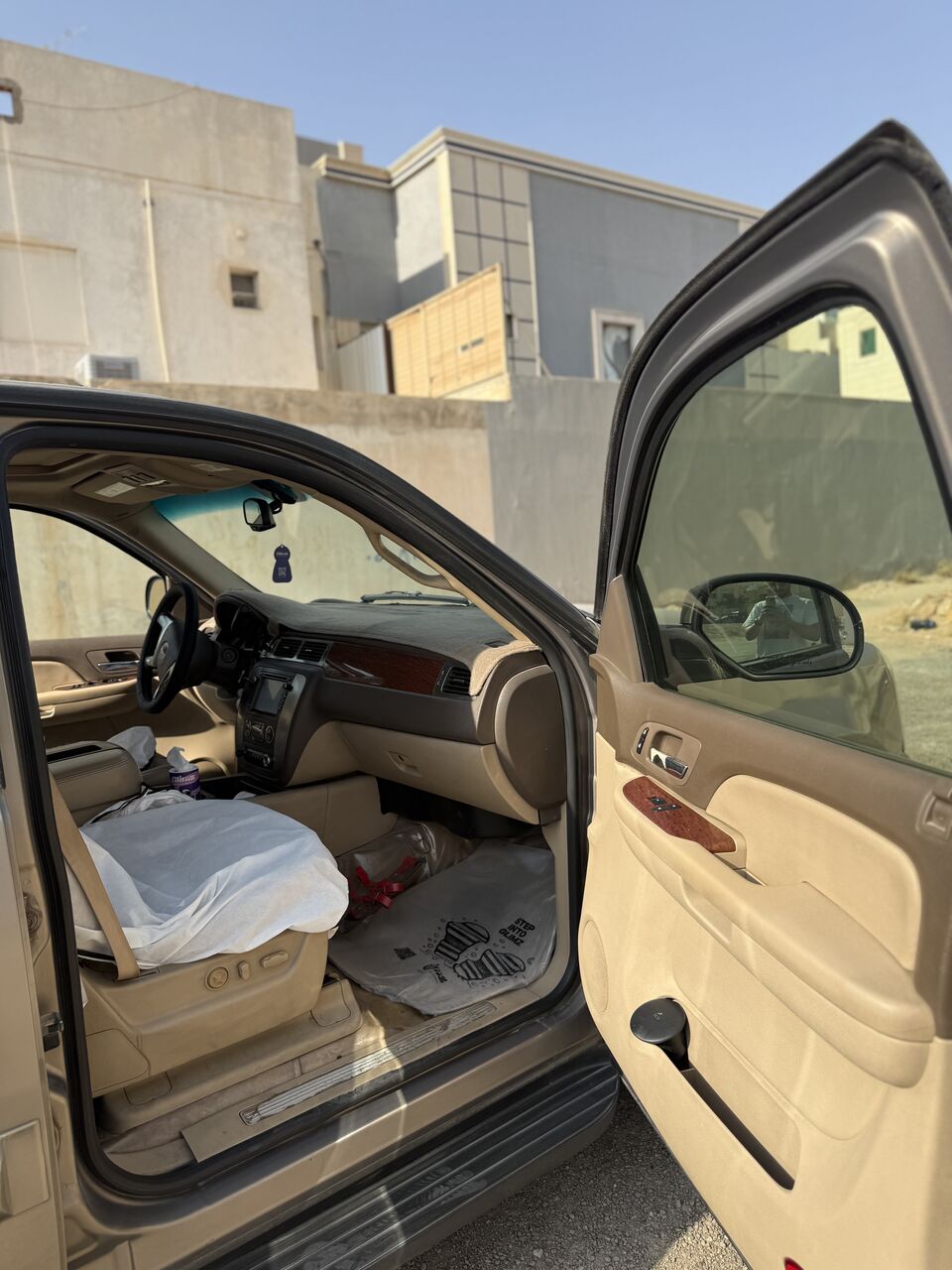 Riyadh, Vehicles, Cars & Trucks , SAR 24000,  Gmc Yukon XL,  2007,  Automatic,  233000 KM,