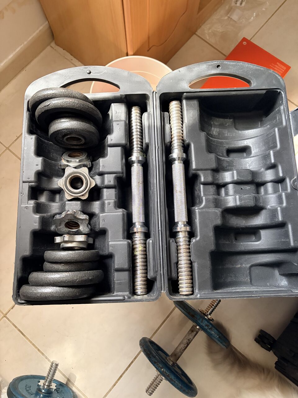 Al Faisaliyah, Sporting Goods, SAR 200,  Dumbells / Weights
