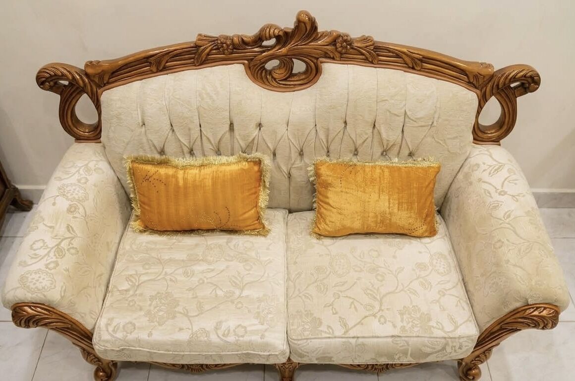 Jeddah, Furniture, SAR 1500,  Royal Sofa Set With Big Glass Table