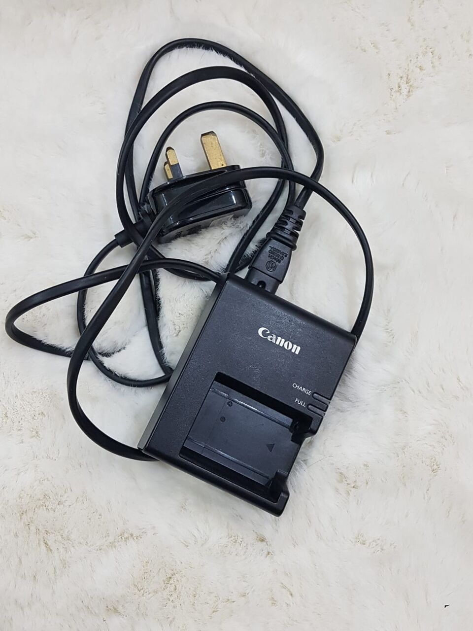 Jeddah, Photo & Video, SAR 245,  Original Canon Charger, Lens Cover And Eye Piece