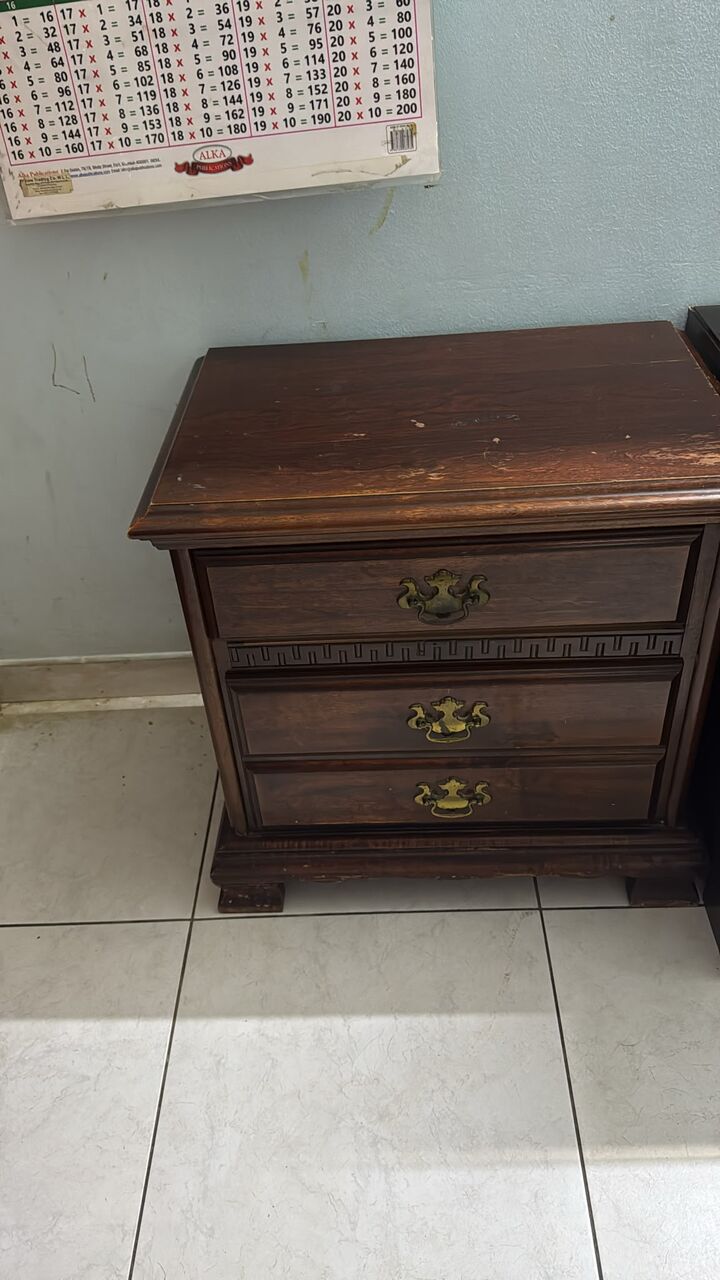 Manama, Furniture, BHD 80,  King Size Bed With Mattress/side Table/book/shelvestea Table