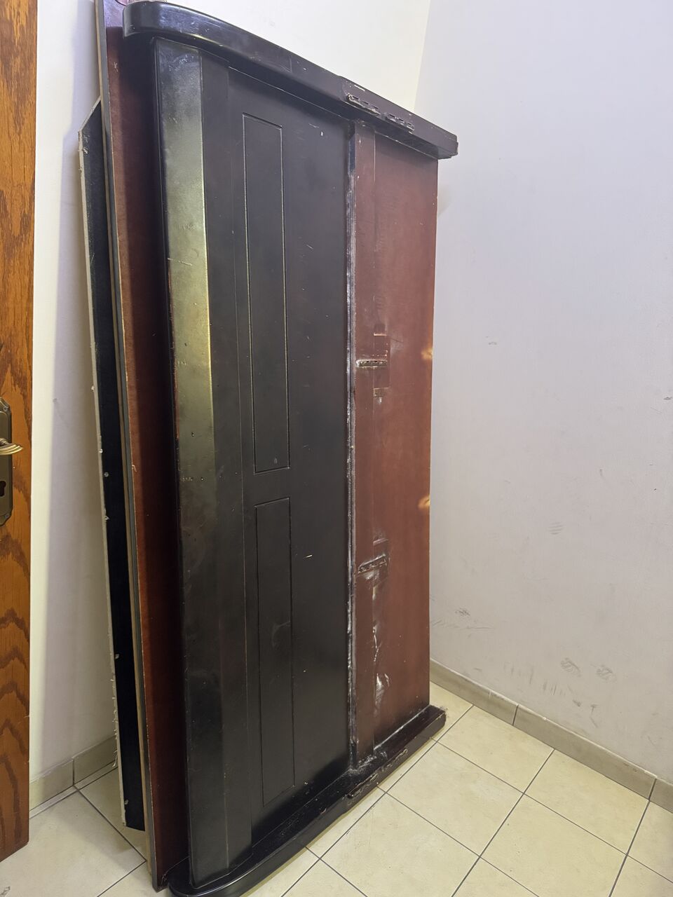 Manama, Furniture, BHD 80,  King Size Bed With Mattress/side Table/book/shelvestea Table