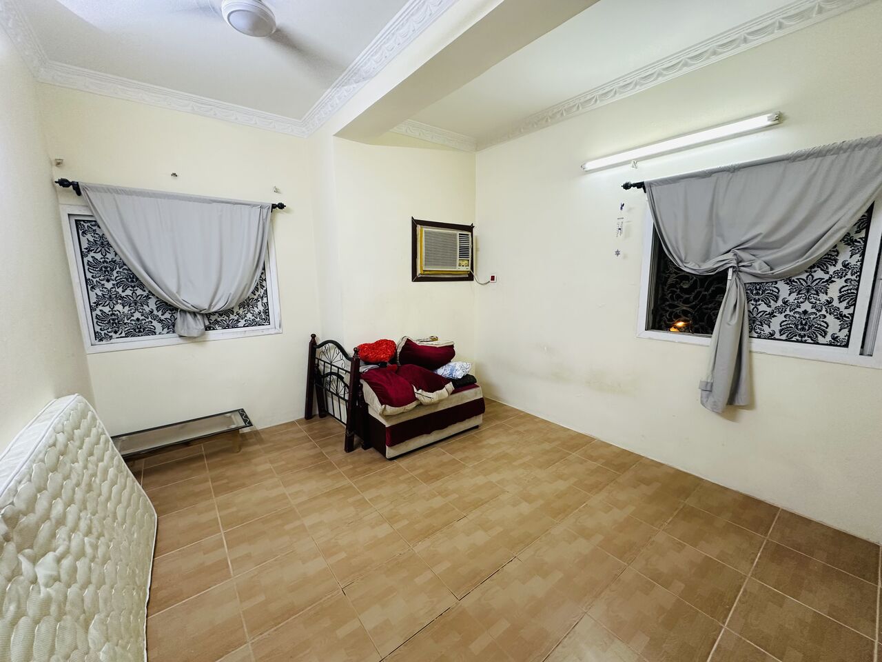Manama, Bedspace For Rent, BHD 65/month,  Big Room Bed Space