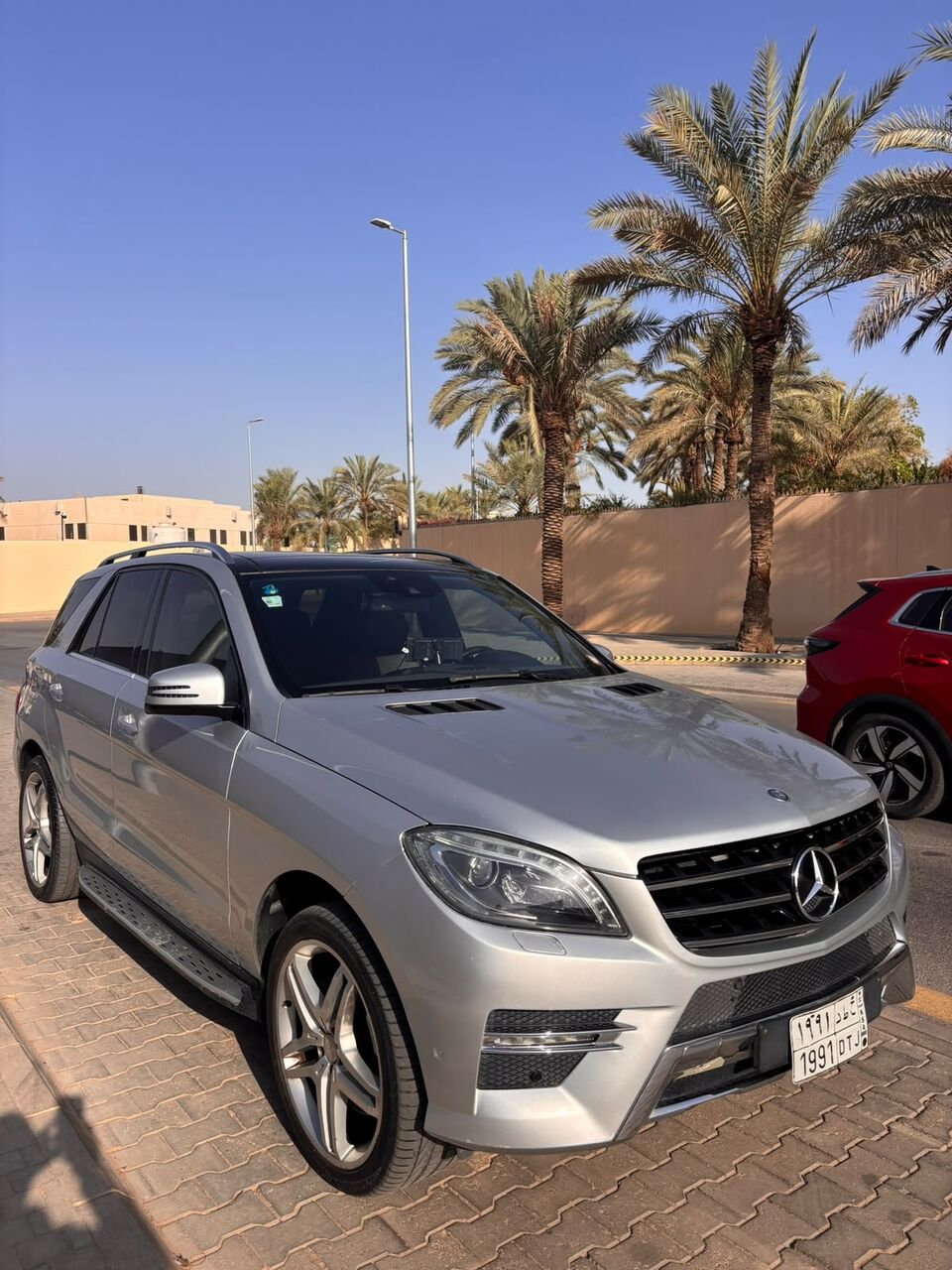 Riyadh, Vehicles, Cars & Trucks , SAR 65000,  Mercedes-Benz ML 350 4MATIC,  2014,  Manual,  140500 KM,    &ndash; AMG Line &ndash; Silver &ndash; 140,000 Km