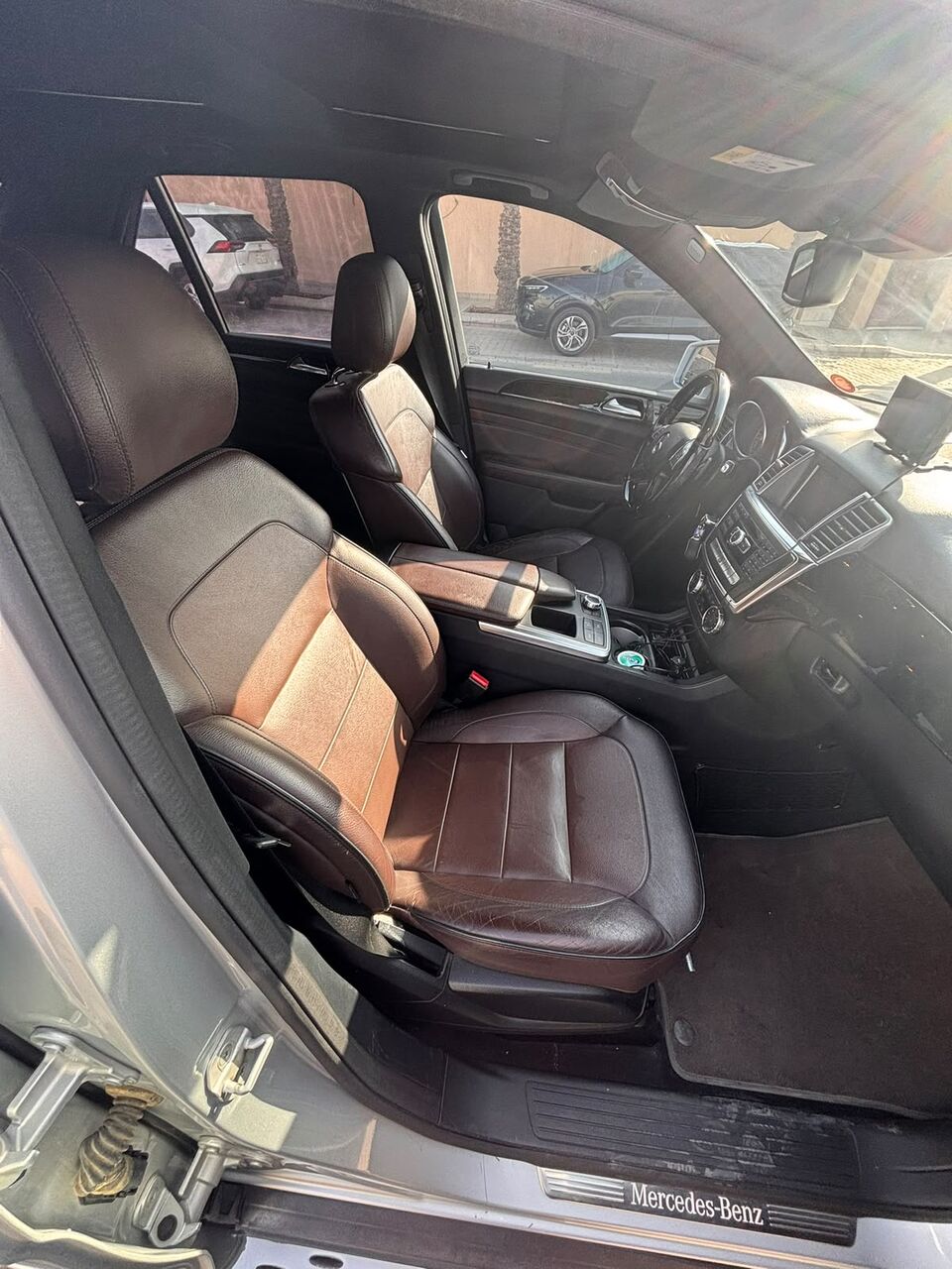 Riyadh, Vehicles, Cars & Trucks , SAR 65000,  Mercedes-Benz ML 350 4MATIC,  2014,  Manual,  140500 KM,    &ndash; AMG Line &ndash; Silver &ndash; 140,000 Km