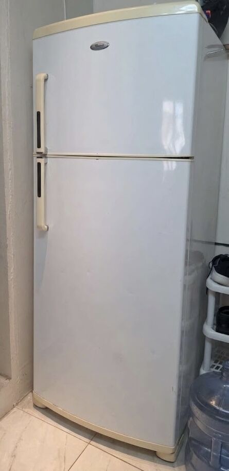 Manama, Household Items, BHD 28,  Fridge And Bahrain Gas Cylinder For Sale