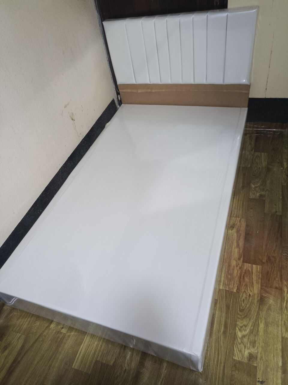 Jubail, Furniture, SAR 170,  Single Bed For Sale With Out Metres Good Condition&ndash; Jubail, 170