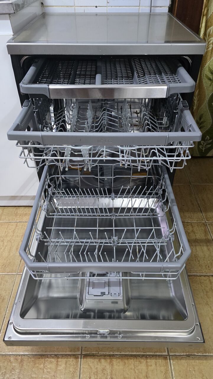 Al Yarmouk, Household Items, SAR 1500,  LG QuadWash&trade; Dishwasher (Model: DFB415FP)