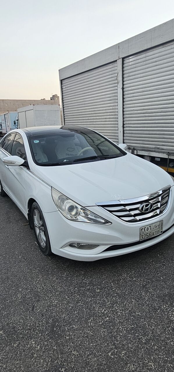 Dammam, Vehicles, Cars & Trucks , SAR 23500,  Hyundai Sonata,  2011,  Automatic,  261000 KM,    Full Option White - Accident Free (Dammam)