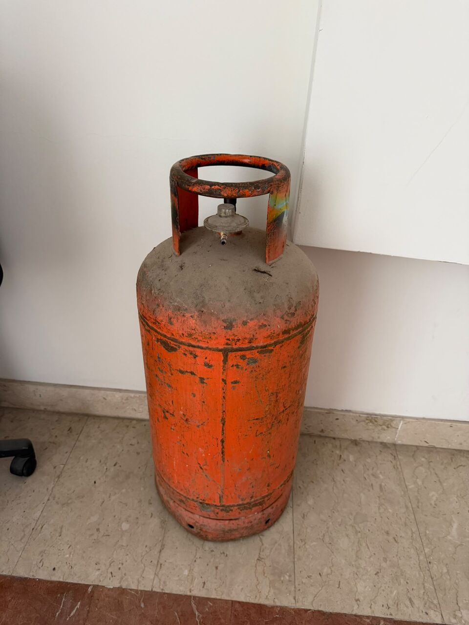 Muharraq, Household Items, BHD 20,  Gas Cylinder For Sale In Muharraq. Price: 20 BD Contact : 37353030