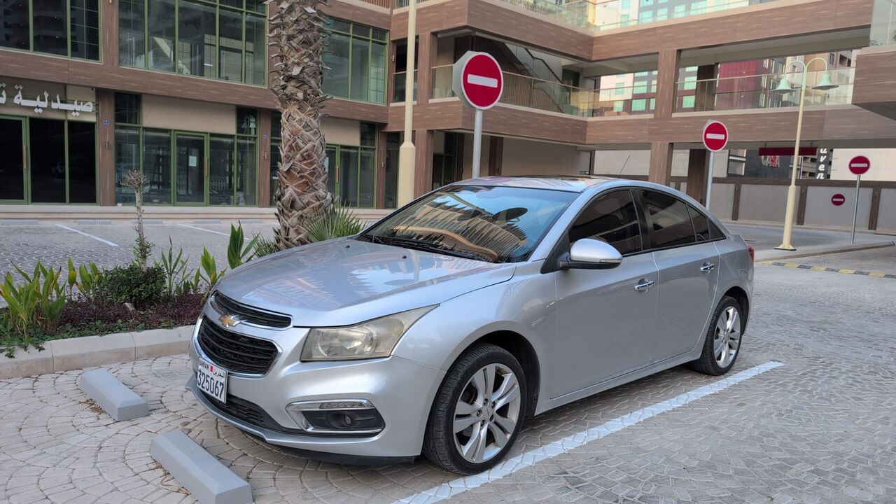 Juffair, Vehicles, Cars & Trucks , BHD 1299,  Chevrolet Cruze Premier,  2017,  Automatic,  000 KM,  LT Full Option,1.8cc, Lady Used Before,One Year Insurance