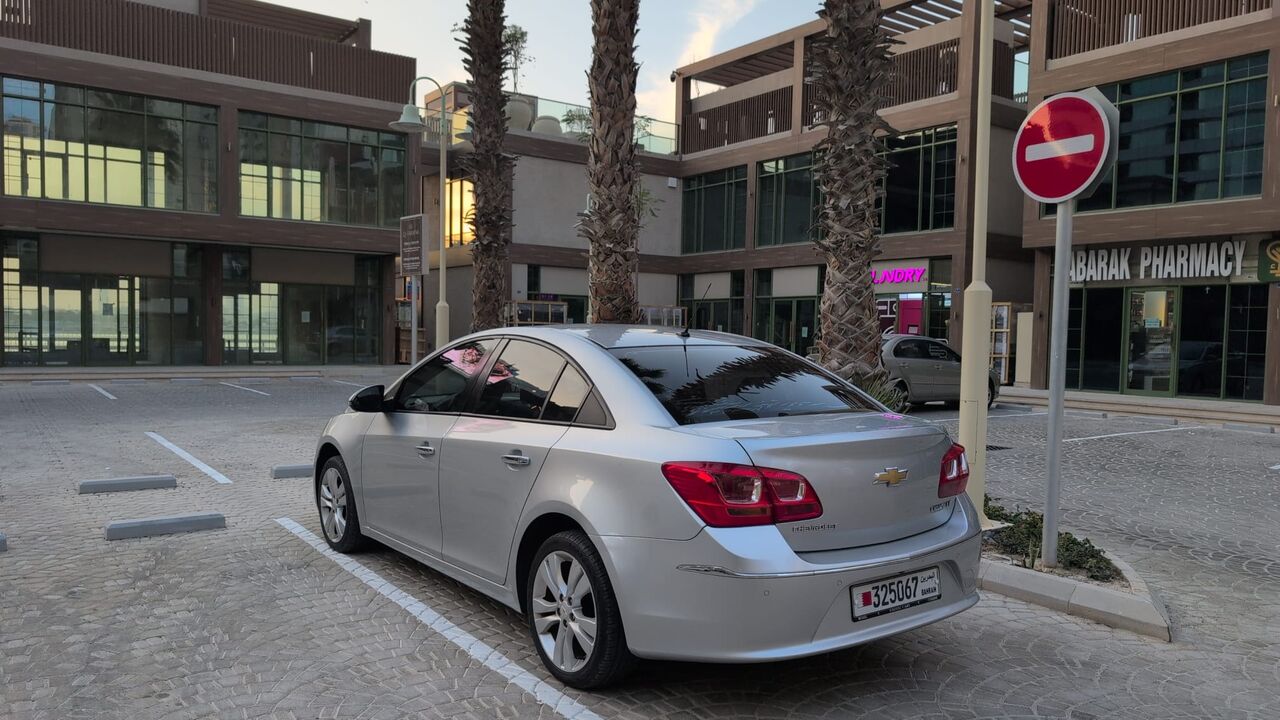 Juffair, Vehicles, Cars & Trucks , BHD 1299,  Chevrolet Cruze Premier,  2017,  Automatic,  000 KM,  LT Full Option,1.8cc, Lady Used Before,One Year Insurance