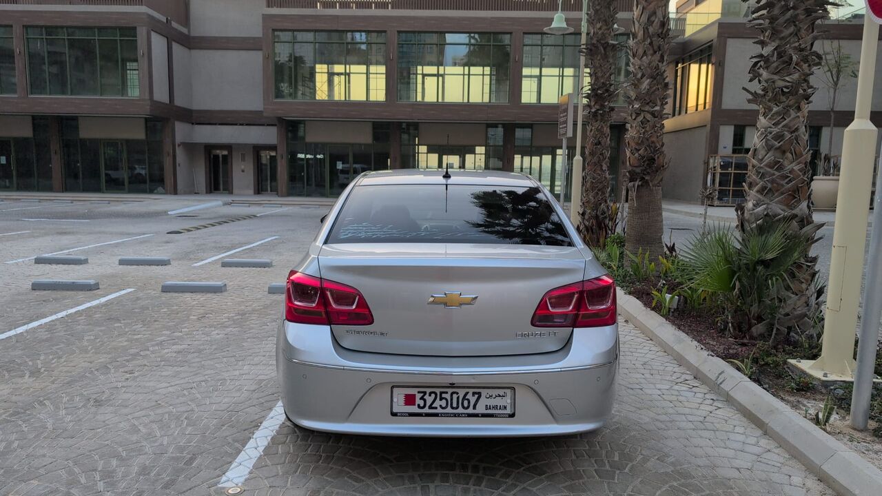 Juffair, Vehicles, Cars & Trucks , BHD 1299,  Chevrolet Cruze Premier,  2017,  Automatic,  000 KM,  LT Full Option,1.8cc, Lady Used Before,One Year Insurance