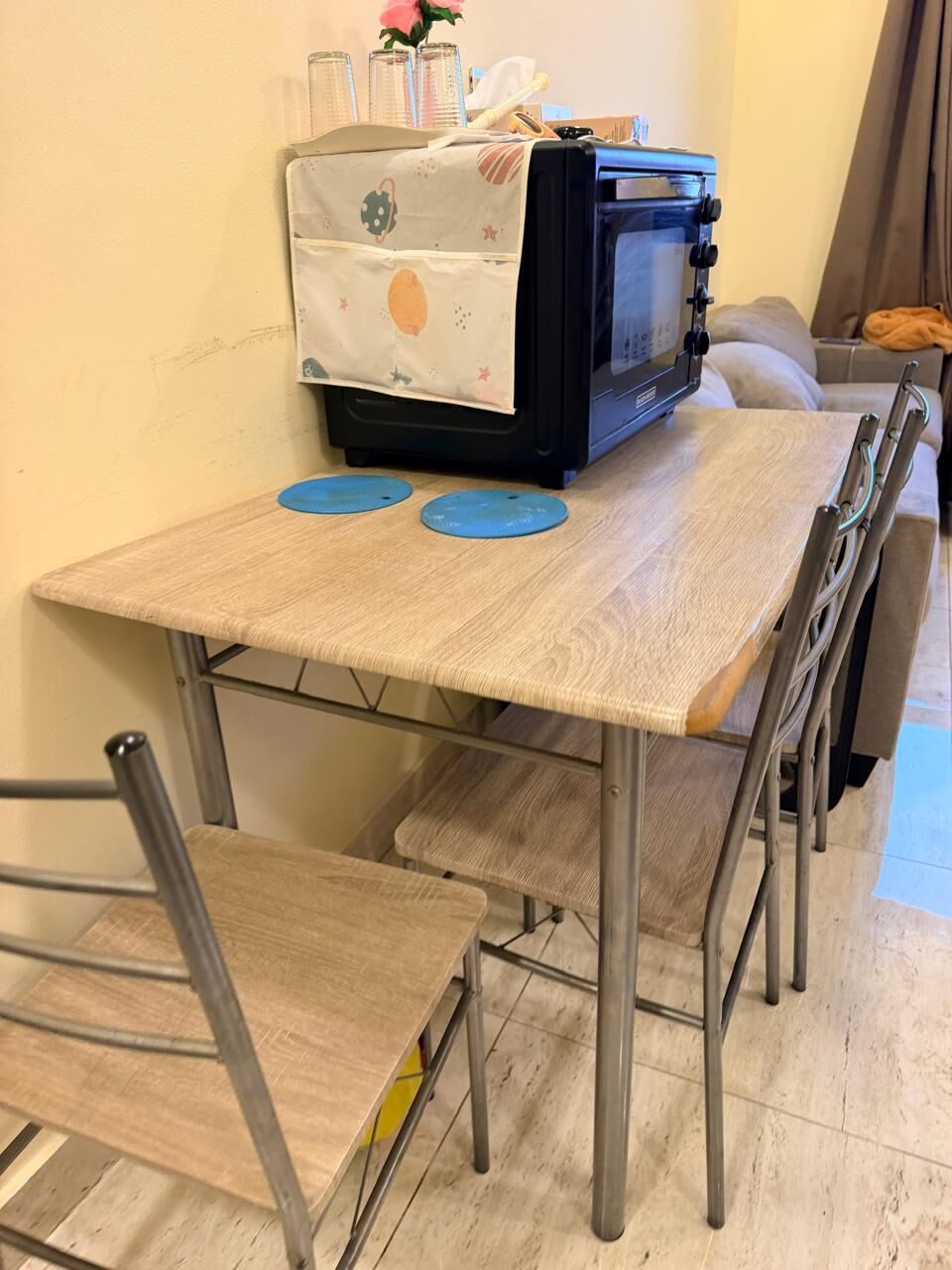 Adliya, Furniture, BHD 10,  Urgent Sale - 4 Seater Dining Table With 4 Chairs - Adliya