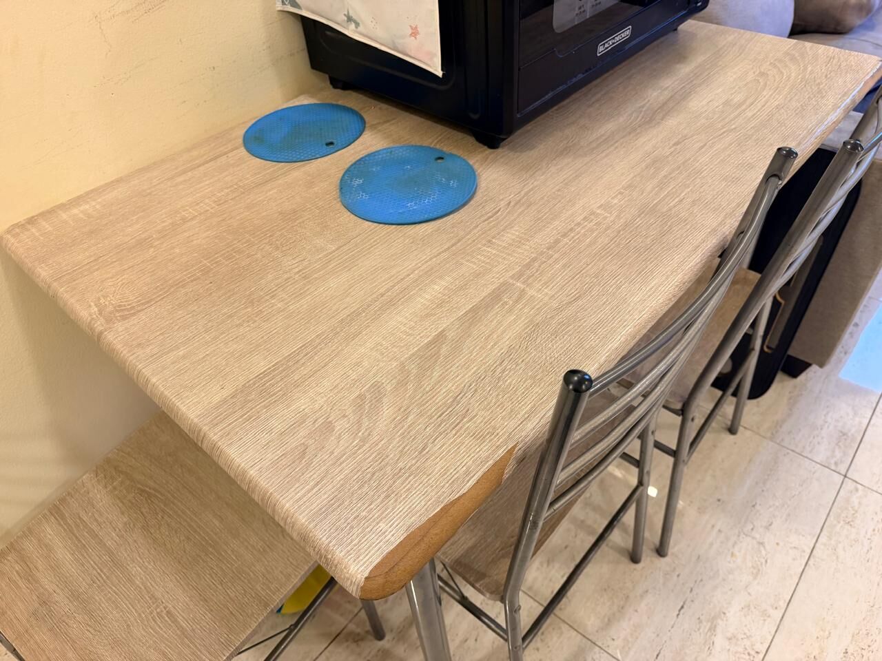 Adliya, Furniture, BHD 10,  Urgent Sale - 4 Seater Dining Table With 4 Chairs - Adliya