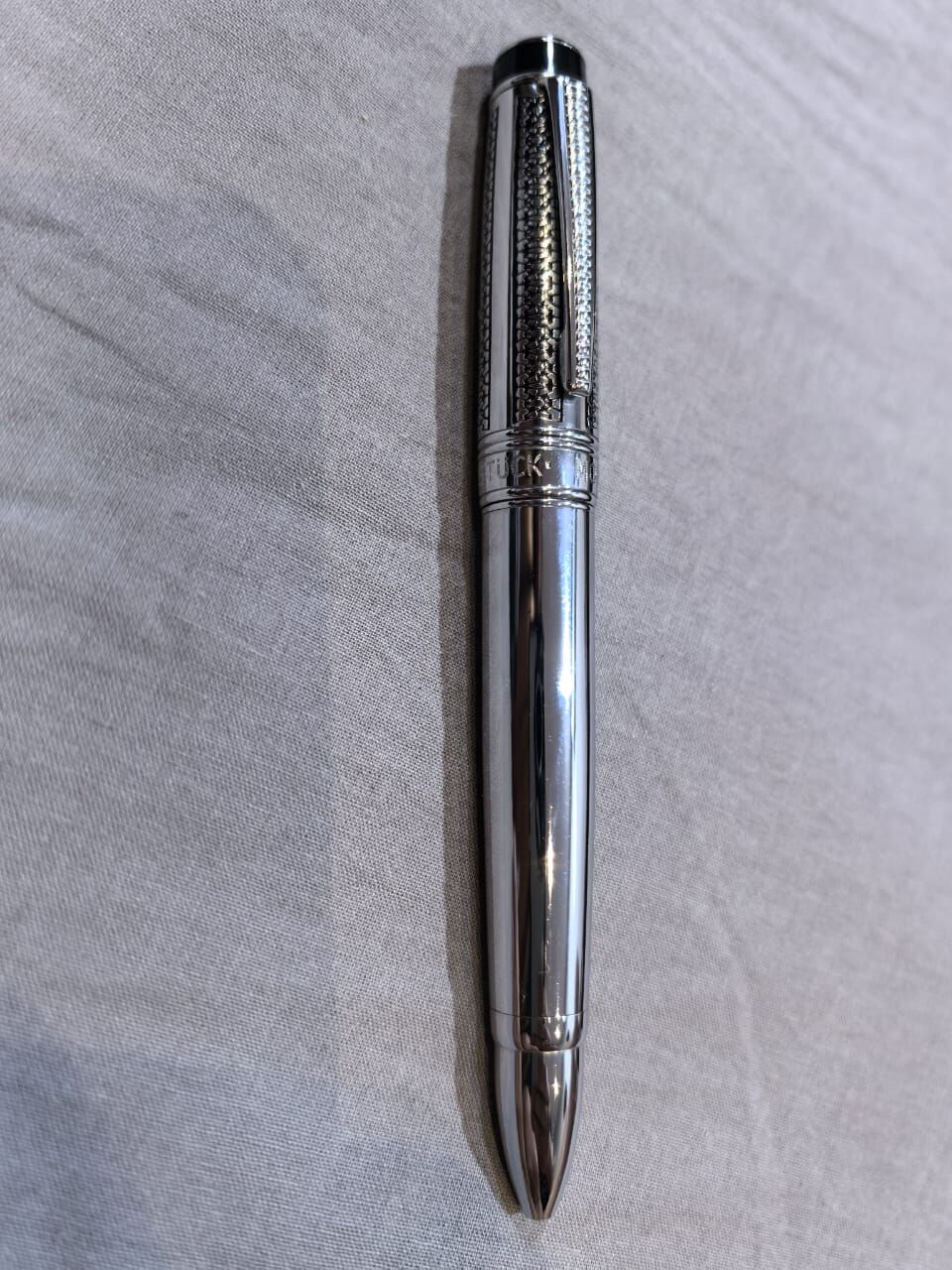 Riyadh, Collectibles, SAR 125,  Luxury Style Silver Pen - Premium Copy / Brand New (Riyadh)