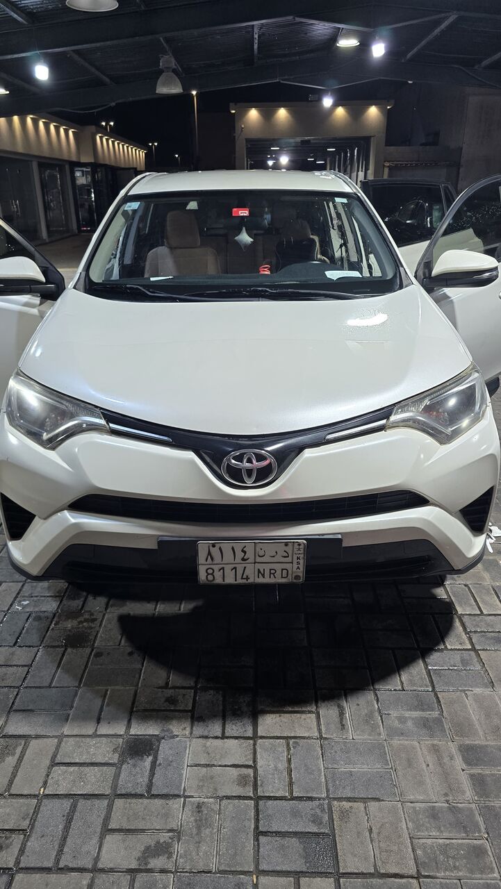 Dammam, Vehicles, Cars & Trucks , SAR 72000,  Toyota Rav4 4*4,  2018,  Automatic,  99 KM,