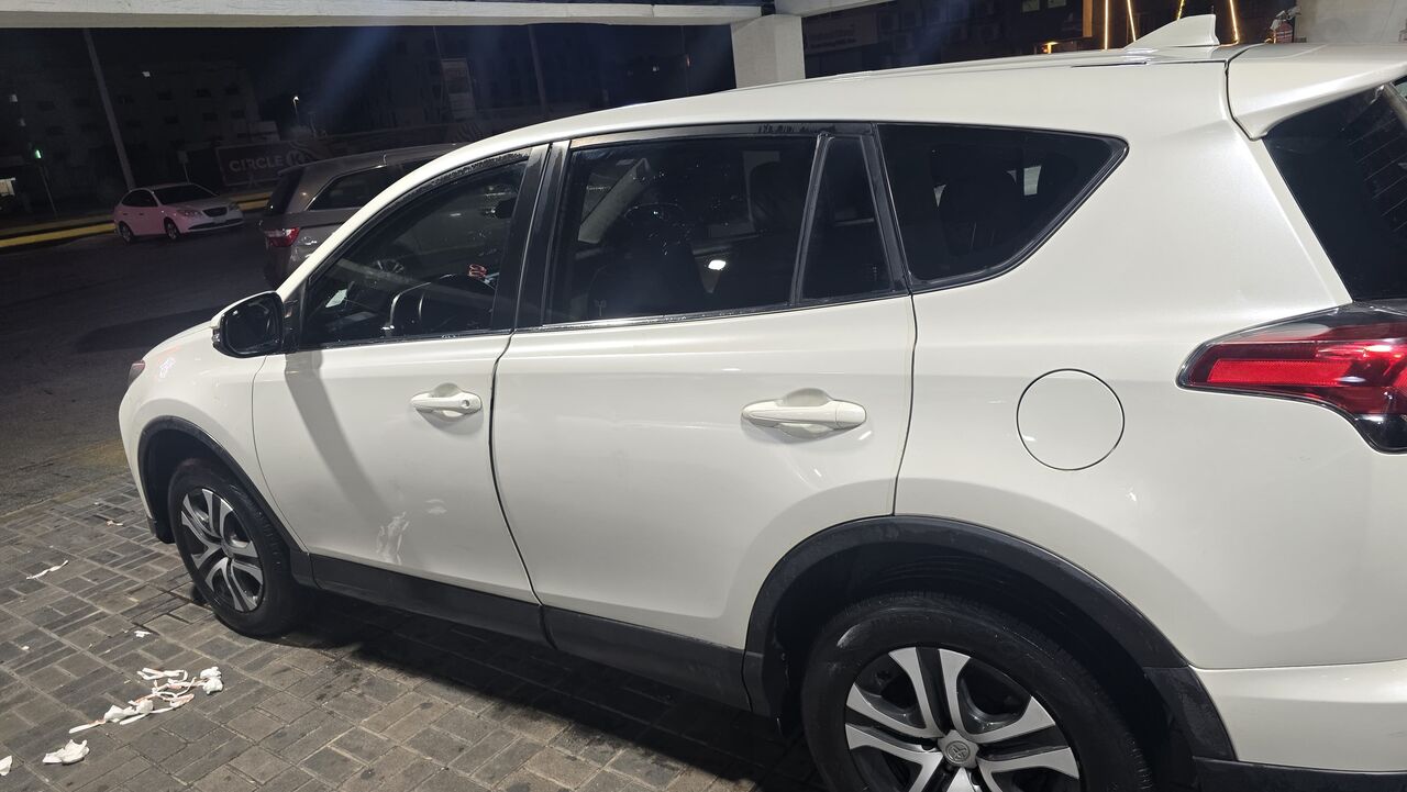 Dammam, Vehicles, Cars & Trucks , SAR 72000,  Toyota Rav4 4*4,  2018,  Automatic,  99 KM,
