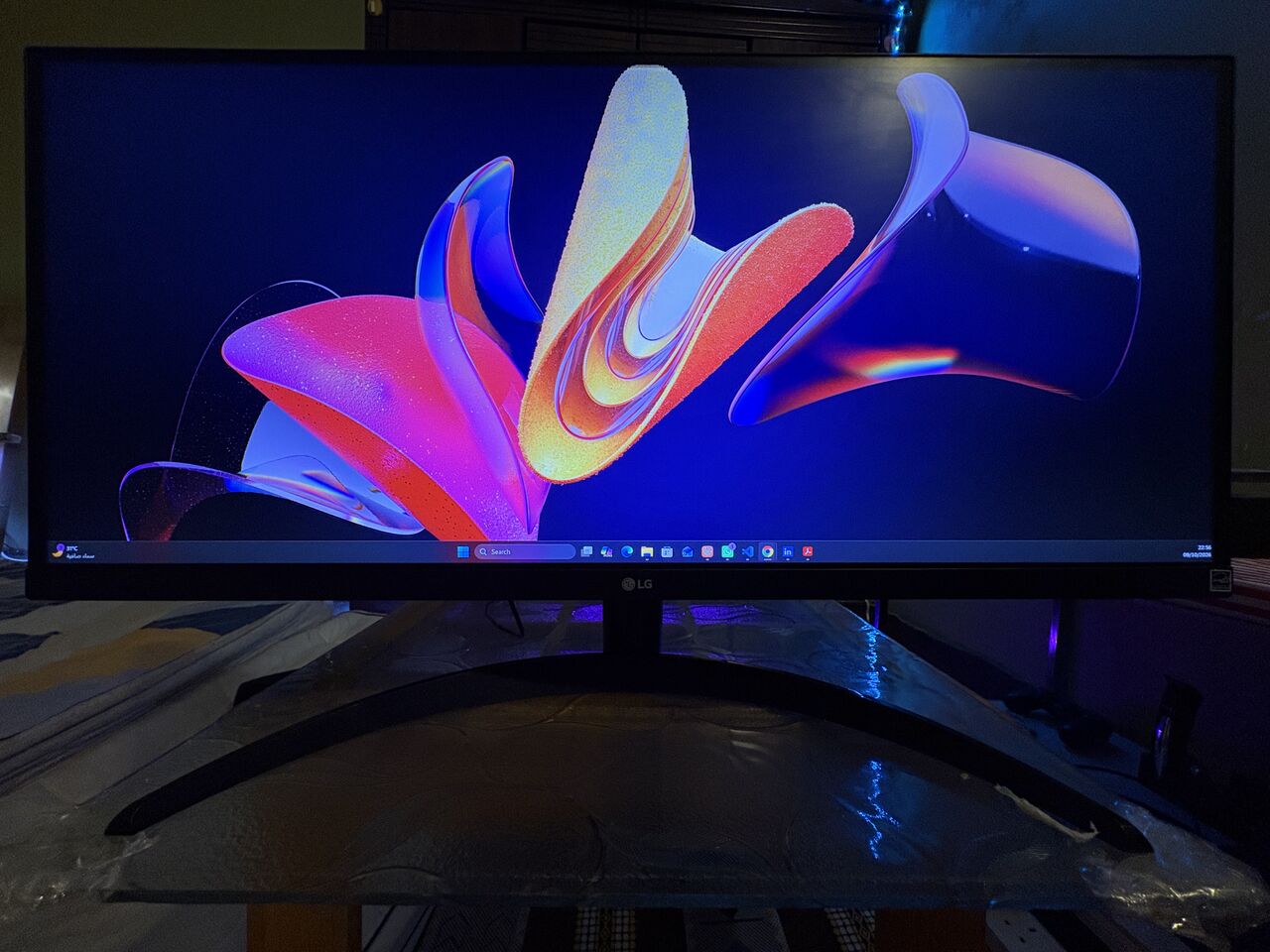 Al Aziziyah, Computers, SAR 450,  LG 29" UltraWide IPS Monitor (29WP500-B) &ndash; Pristine Condition (Al Aziziyah)