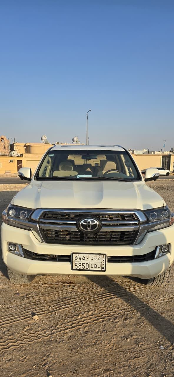 Riyadh, Vehicles, Cars & Trucks , SAR 120,  Toyota Land Cruiser 200,  2015,  Automatic,  300 KM,  Landcruiser