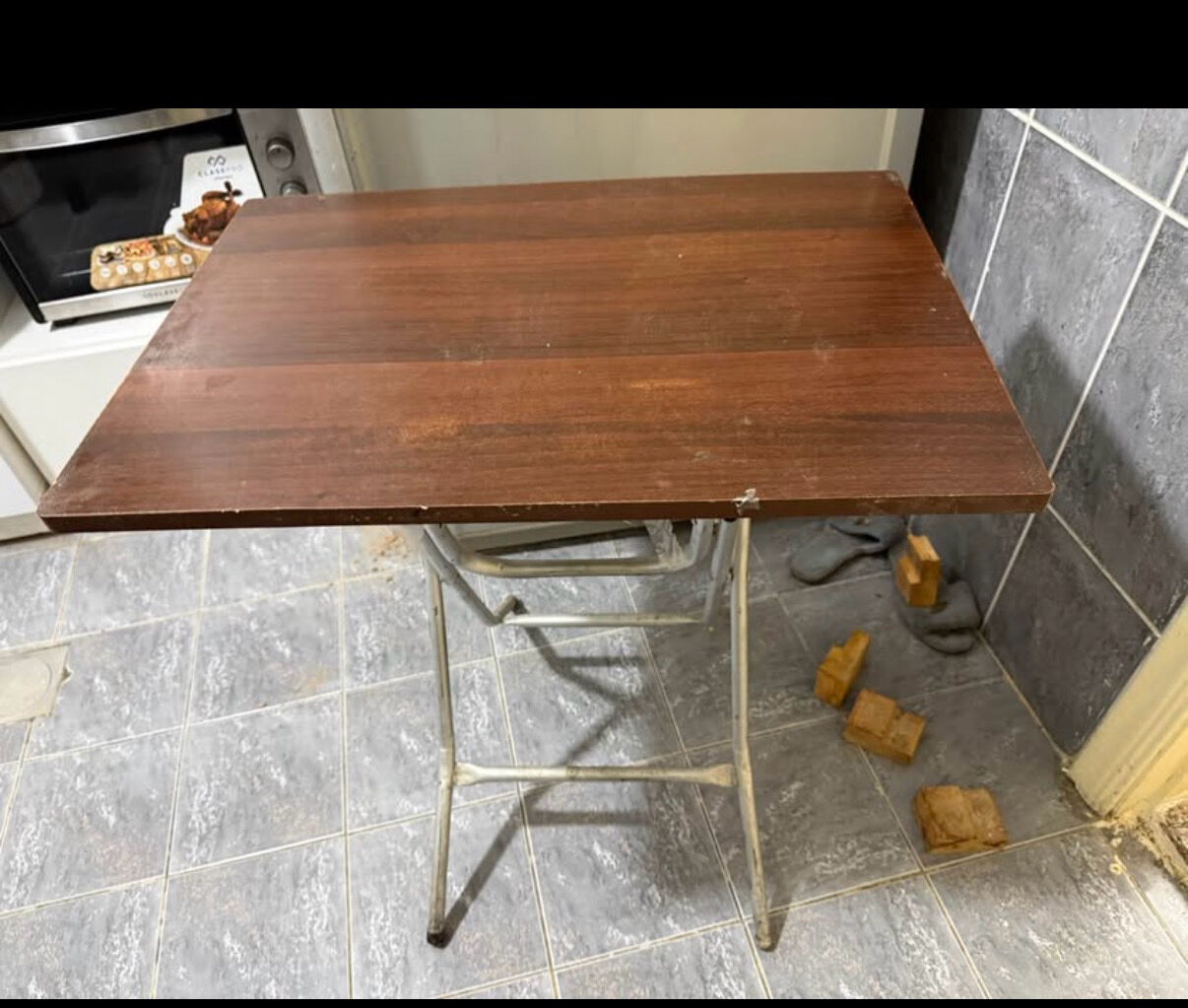 Al Aziziyah, Household Items, SAR 60,  Stove Table For Sale Jeddah Aziziyah Price Sar 60 Contact 0532839708
