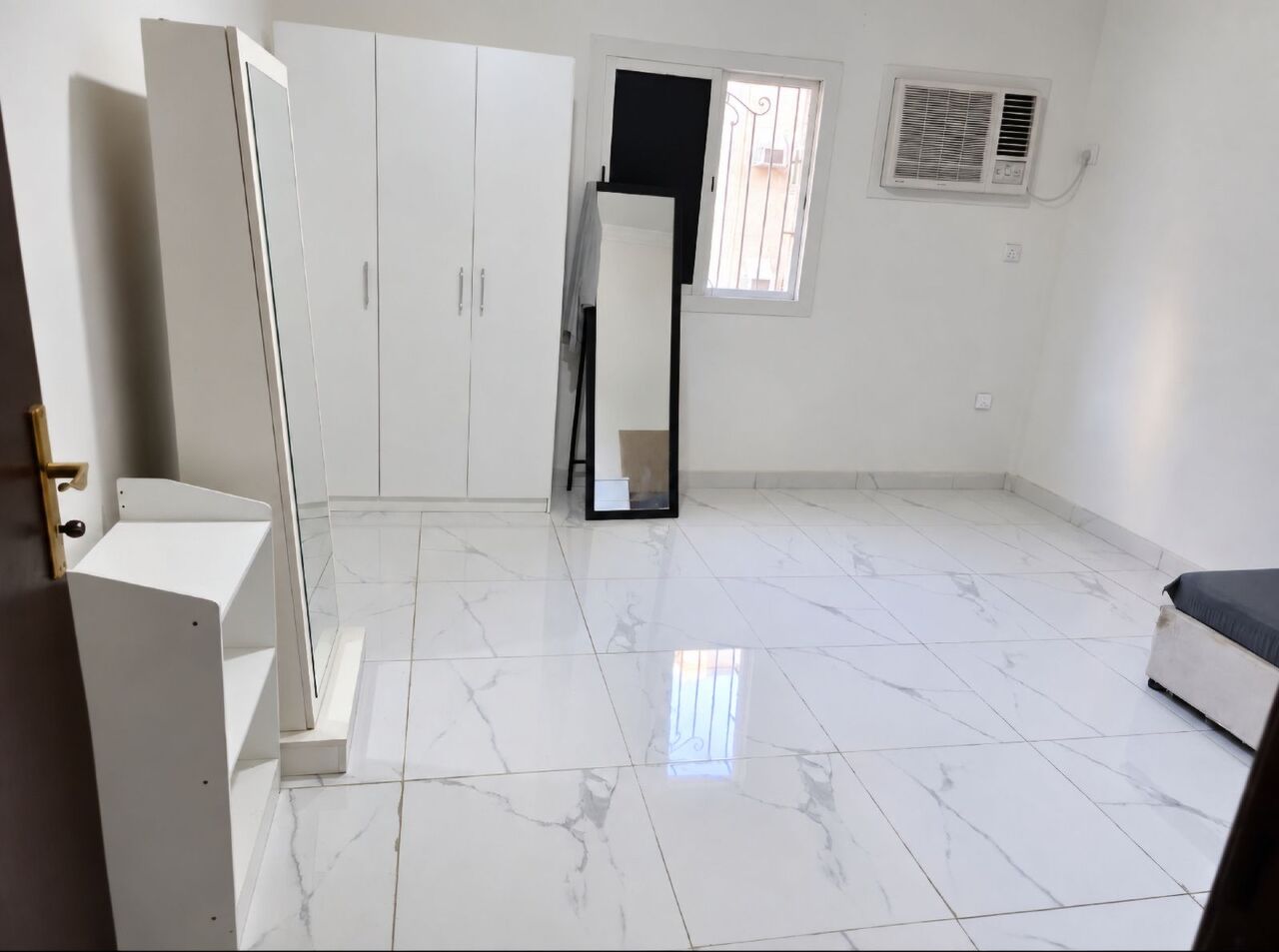 Jeddah, Rooms for Rent, SAR 800/month,  Furnished,  FURNISHED ROOM AVAILABLE FOR RENT