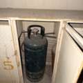 BHD 28,  Urgent Sale - Bahrain Gas Cylinder With Regulator - Adliya