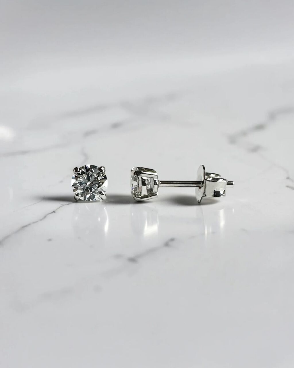 London, Jewelry, GBP 550,  Elegant Lab Grown Diamond Stud Earrings With Brilliant Sparkle