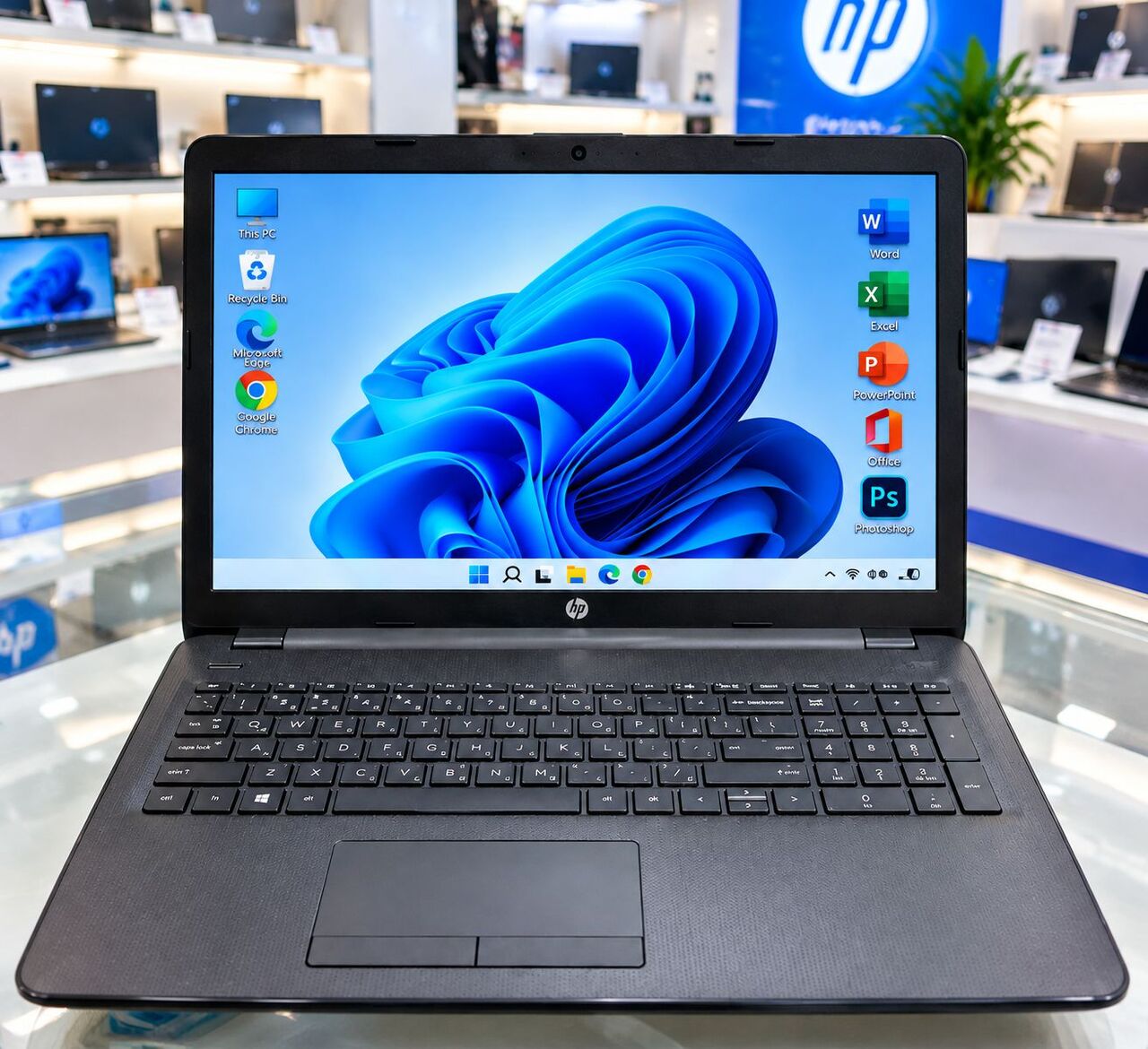 Manama, Computers, BHD 78,  HP Core I5 7th Gen Laptop 8GB RAM 128GB SSD+320GB HDD 15.6" Display Call/36841488