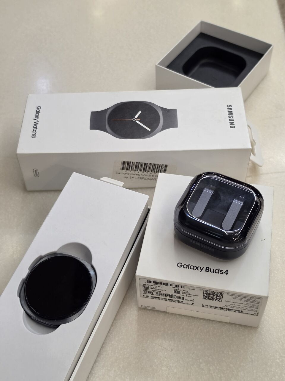 Dammam, Mobile Phones, SAR 1200,  Galaxy Watch 8 And Buds 4