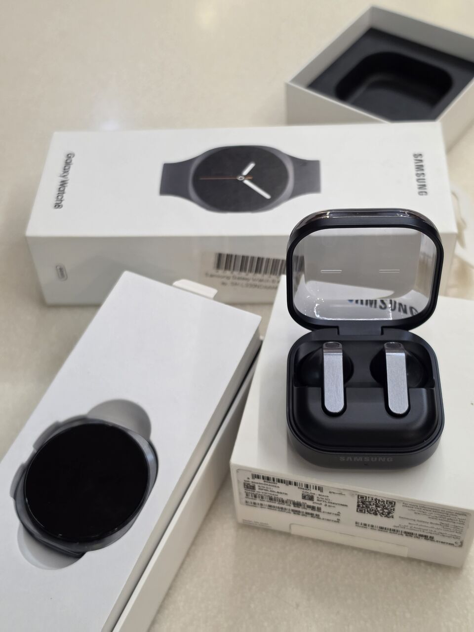 Dammam, Mobile Phones, SAR 1200,  Galaxy Watch 8 And Buds 4