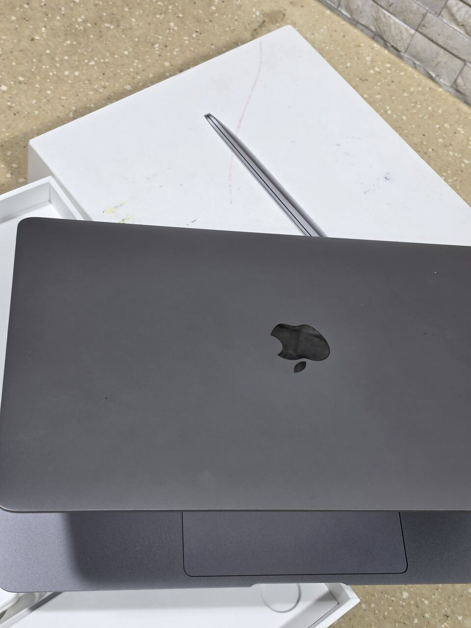Dammam, Mobile Phones, SAR 1900,  Macbook Air M1