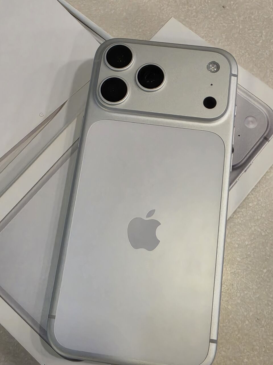 Dammam, Mobile Phones, SAR 4200,  IPhone 17 Pro Max