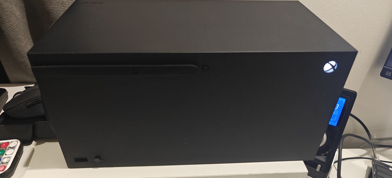 Riyadh, Electronics, SAR 4000,  Xbox X Series, Logitech G920, Benq Mobiuz, Steering Rig