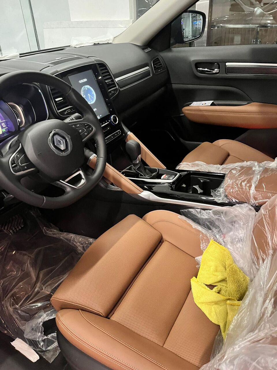 Riyadh, Vehicles, Cars & Trucks , SAR 71000,  2024 Renault Koleos (2.5L 4WD Full Option),  2024,  Automatic,  19000 KM,   Model Year:  (Road Registration: 2025)