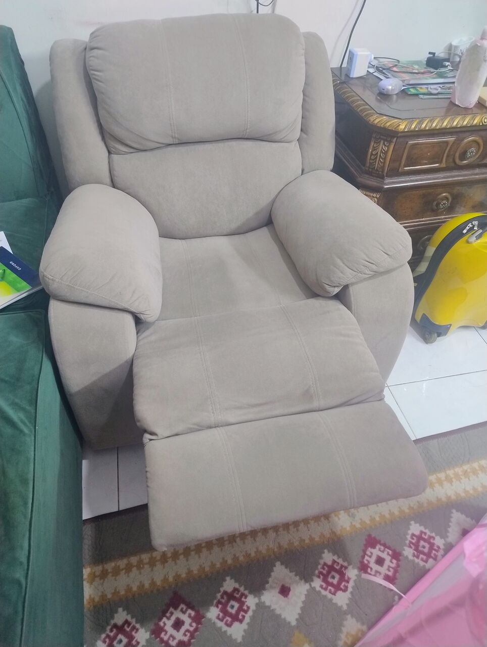 Manfuha Al-Jadidah, Furniture, SAR 480,  Recliner Sofa Single Rarely Used Jush Lyk New Super Comfortable