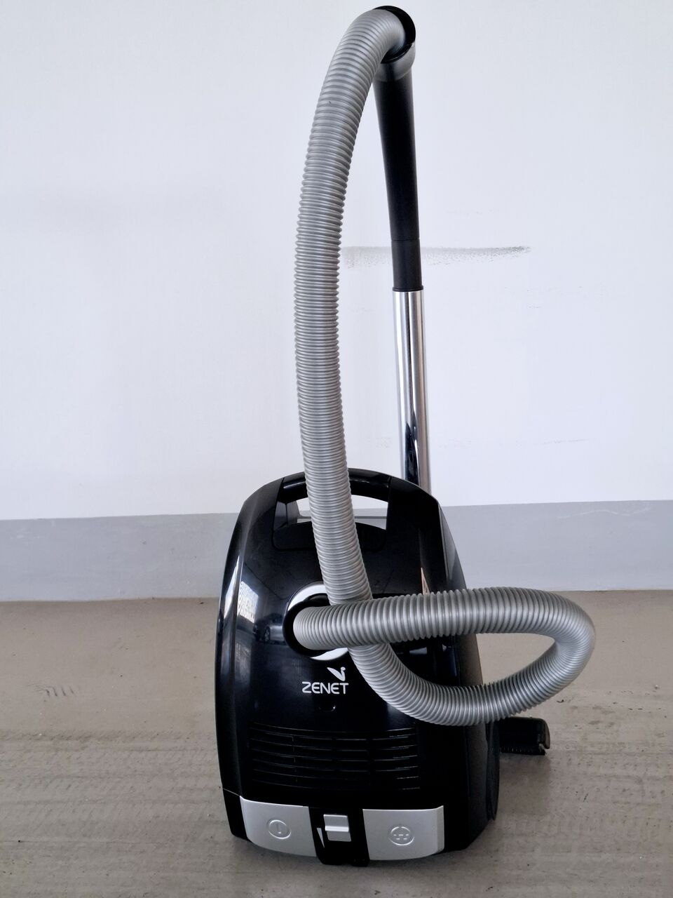 Juffair, Appliances, BHD 1,  TV Smart LG 32 Inch,vacuum Cleaner, Coffee Maker Machine, Kenwood Hand Blender, TV Receive