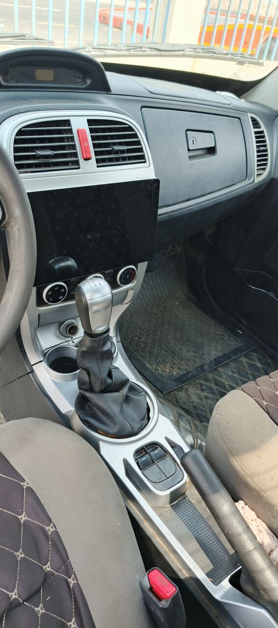 Jeddah, Vehicles, Cars & Trucks , SAR 30000,  TATA HILUX,  2023,  Manual,  100146 KM,   SINGLE DOOR MENT CONDITION  GEAR