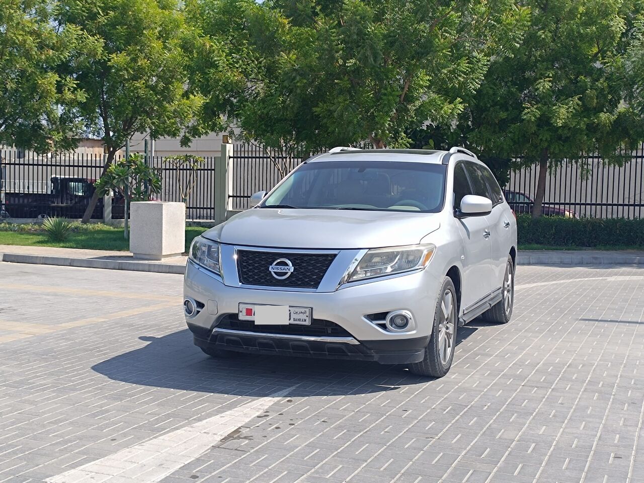 Zinj, Vehicles, Cars & Trucks , BHD 2400,  Nissan Pathfinder,  2014,  Automatic,  206000 KM,  FULL OPTION