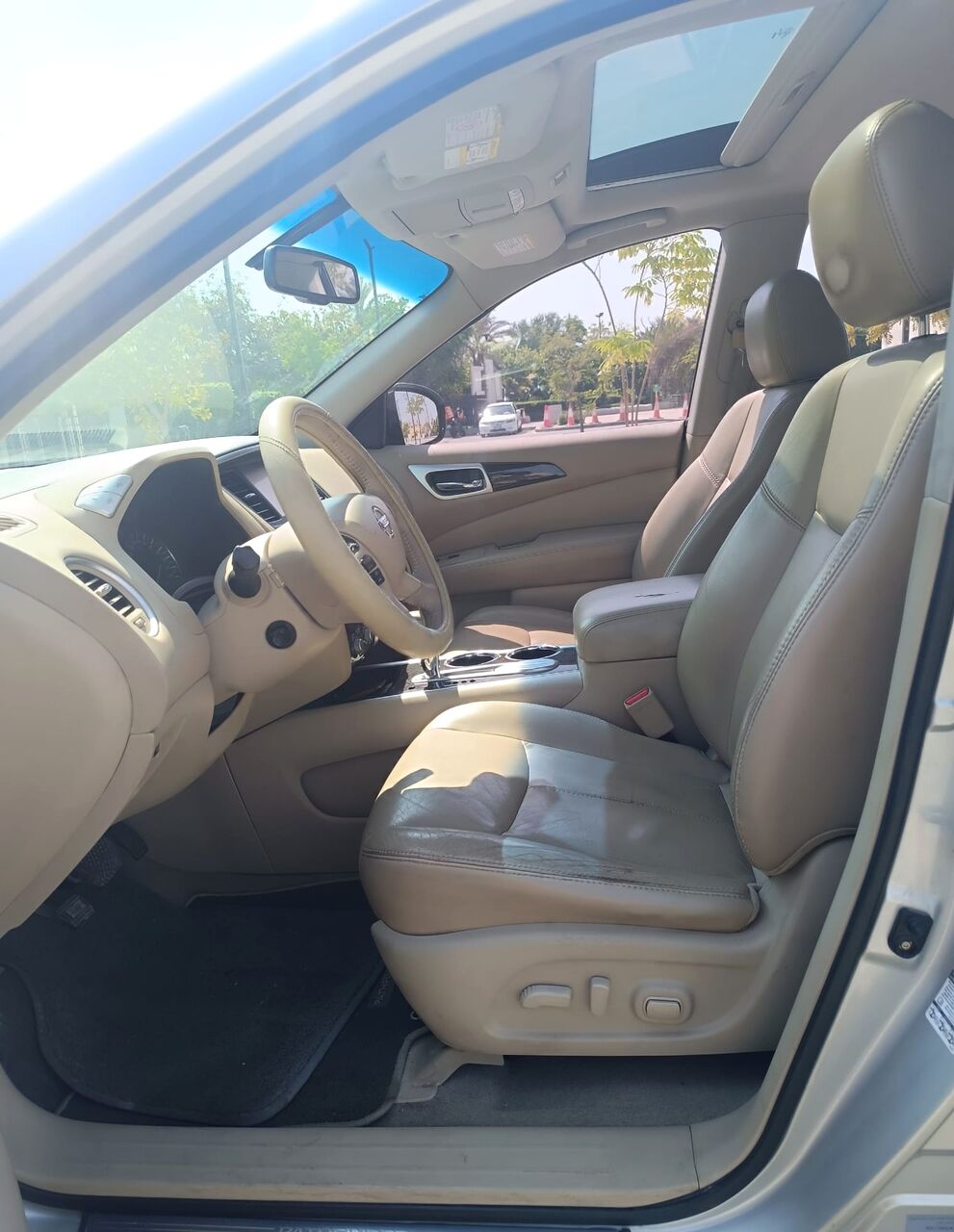 Zinj, Vehicles, Cars & Trucks , BHD 2400,  Nissan Pathfinder,  2014,  Automatic,  206000 KM,  FULL OPTION