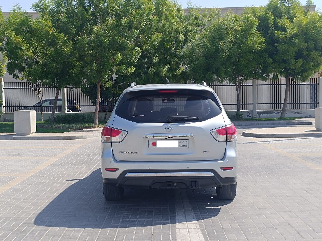 Zinj, Vehicles, Cars & Trucks , BHD 2400,  Nissan Pathfinder,  2014,  Automatic,  206000 KM,  FULL OPTION