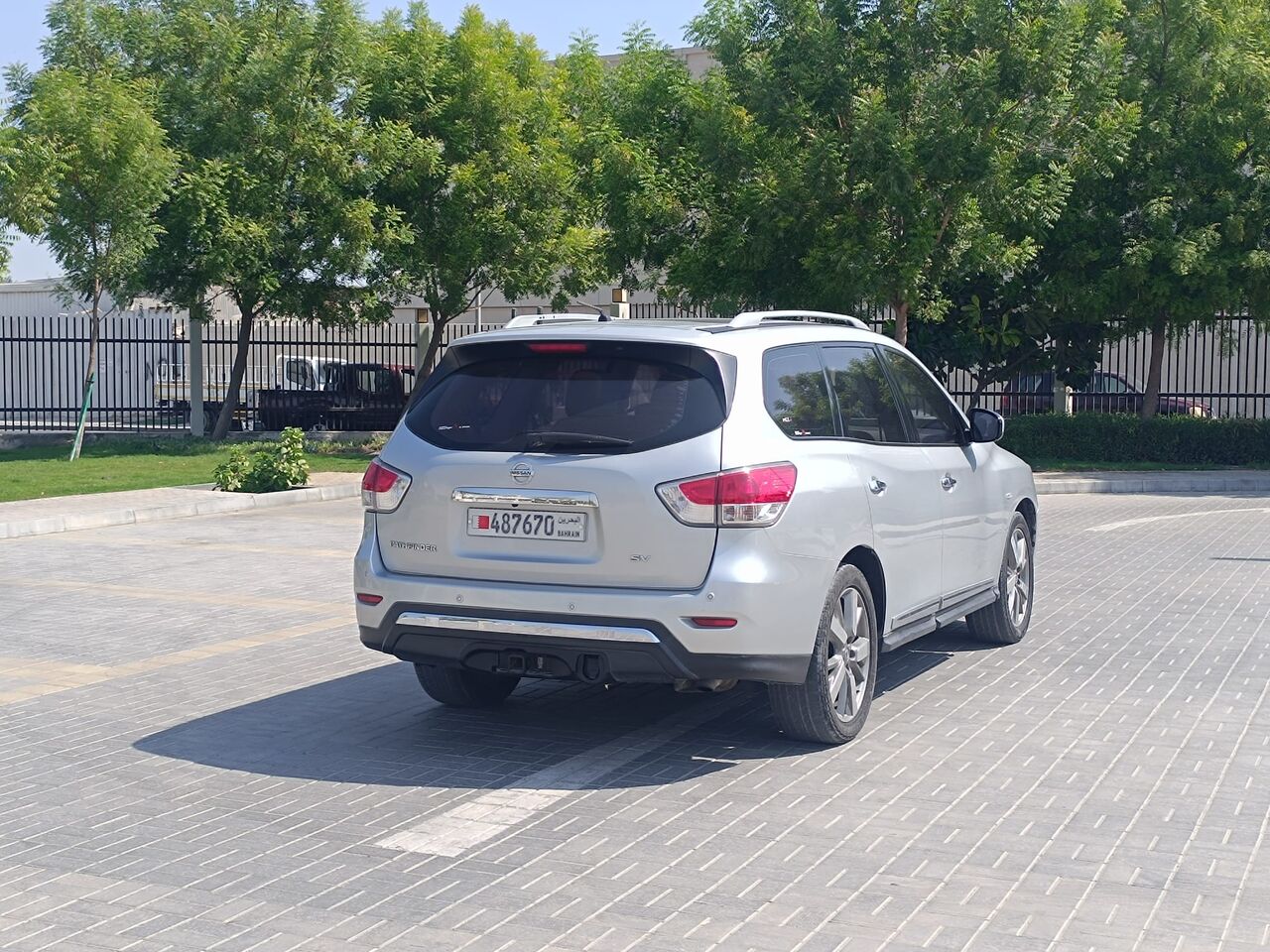 Zinj, Vehicles, Cars & Trucks , BHD 2400,  Nissan Pathfinder,  2014,  Automatic,  206000 KM,  FULL OPTION