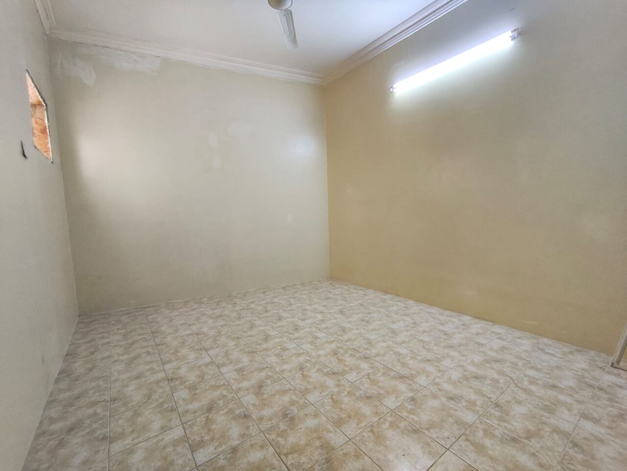 Manama, Apartments, Flats, Houses & Villas, BHD 130/year,  1 BR,  Ras Ruman:- Studio Flat On Rent With Ewa..
