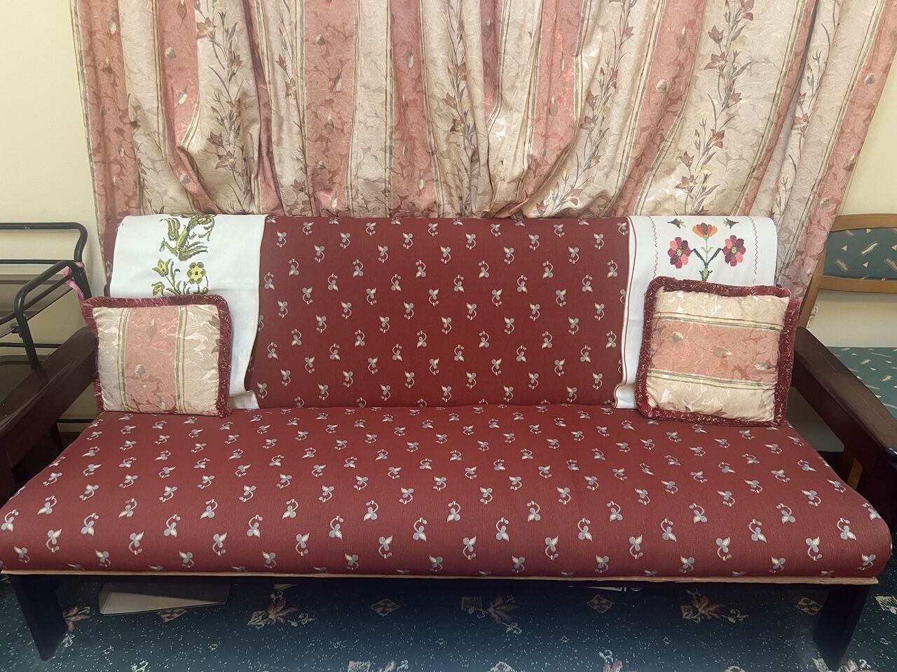 Jeddah, Furniture, SAR 700,  Sofa Set 7 Seaters With 1 Front Table And 2Coffee Tables