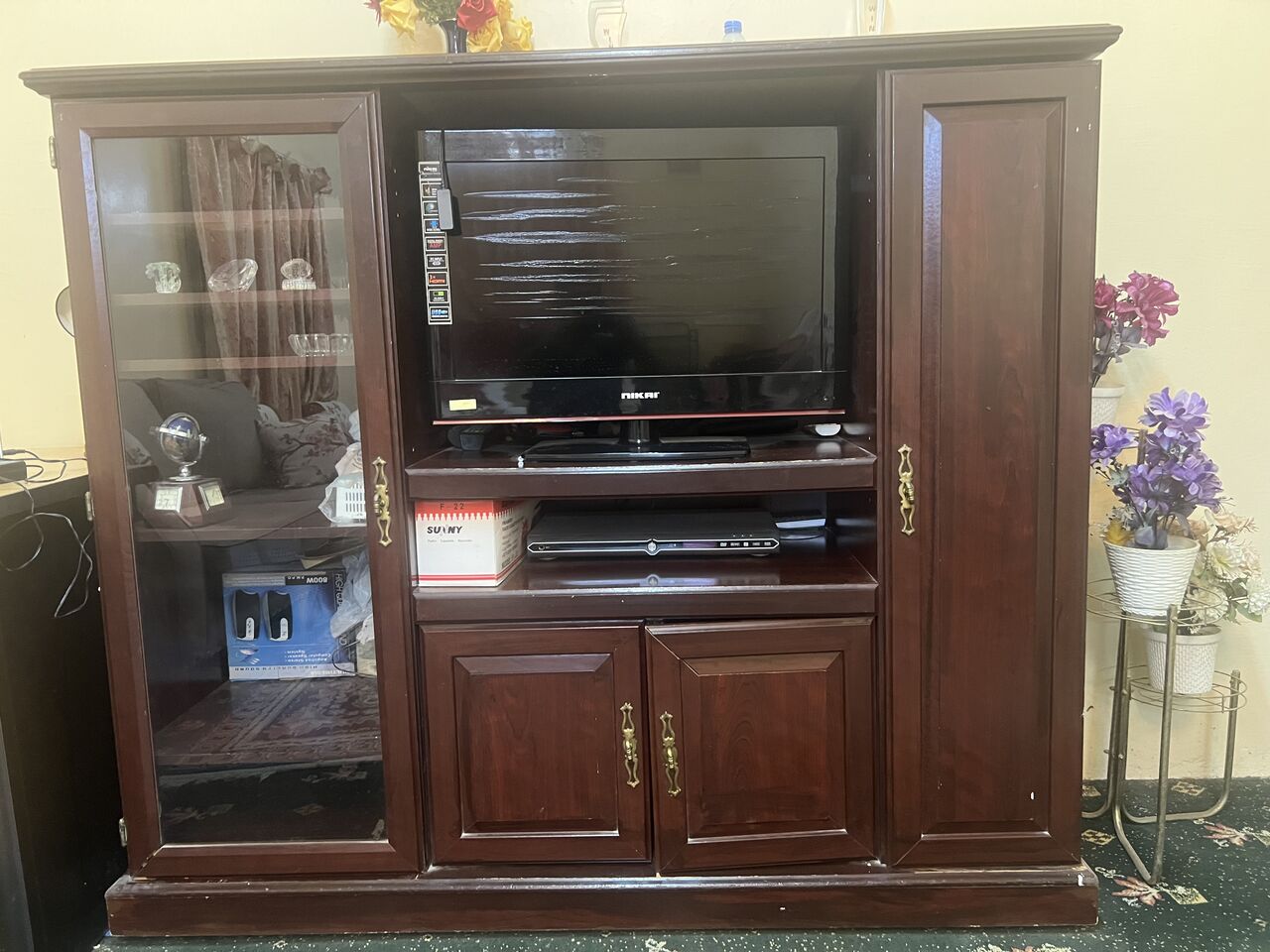 Jeddah, Furniture, SAR 200,  TV Cabinet  32Inch Cum Glass Showcase