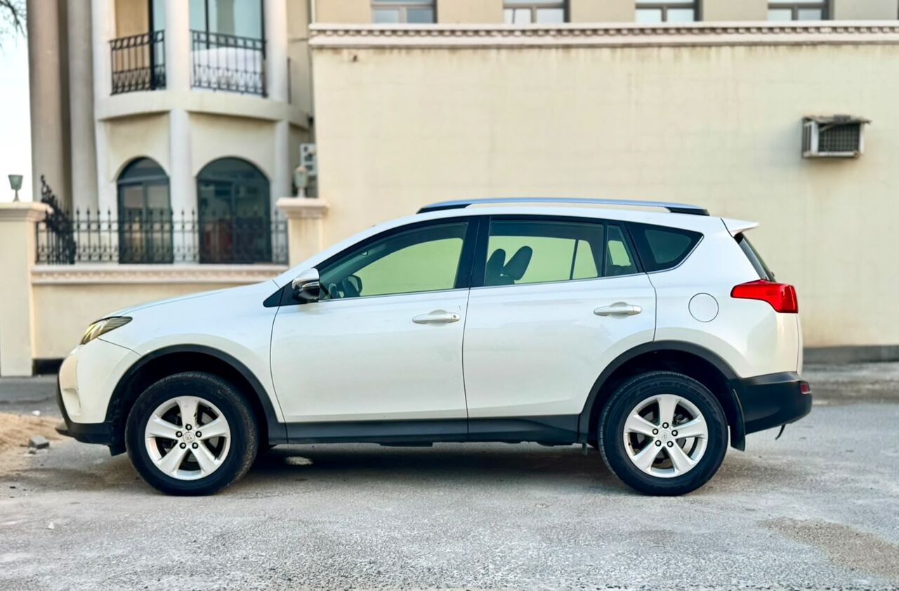 Zinj, Vehicles, Cars & Trucks , BHD 3950,  TOYOTA RAV 4,  2013,  Automatic,  236000 KM,  TOYOTA RAV4  | 2.5L |  | GCC SPECS | EXCELLENT CONDITION