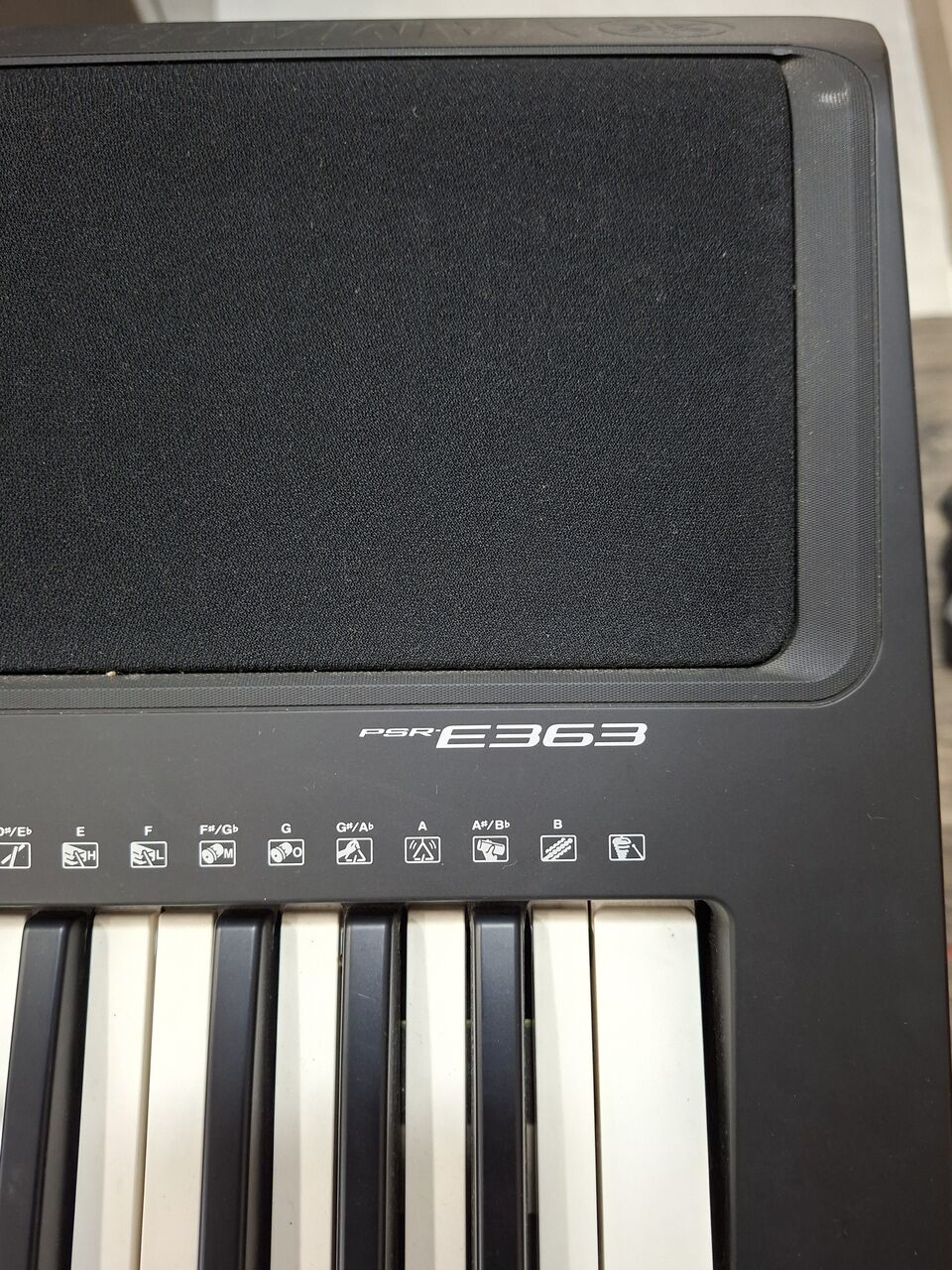 Zinj, Musical Instruments, BHD 55,  Yamaha Keyboard With Stand