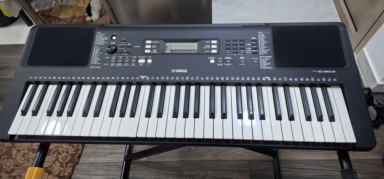 Zinj, Musical Instruments, BHD 55,  Yamaha Keyboard With Stand