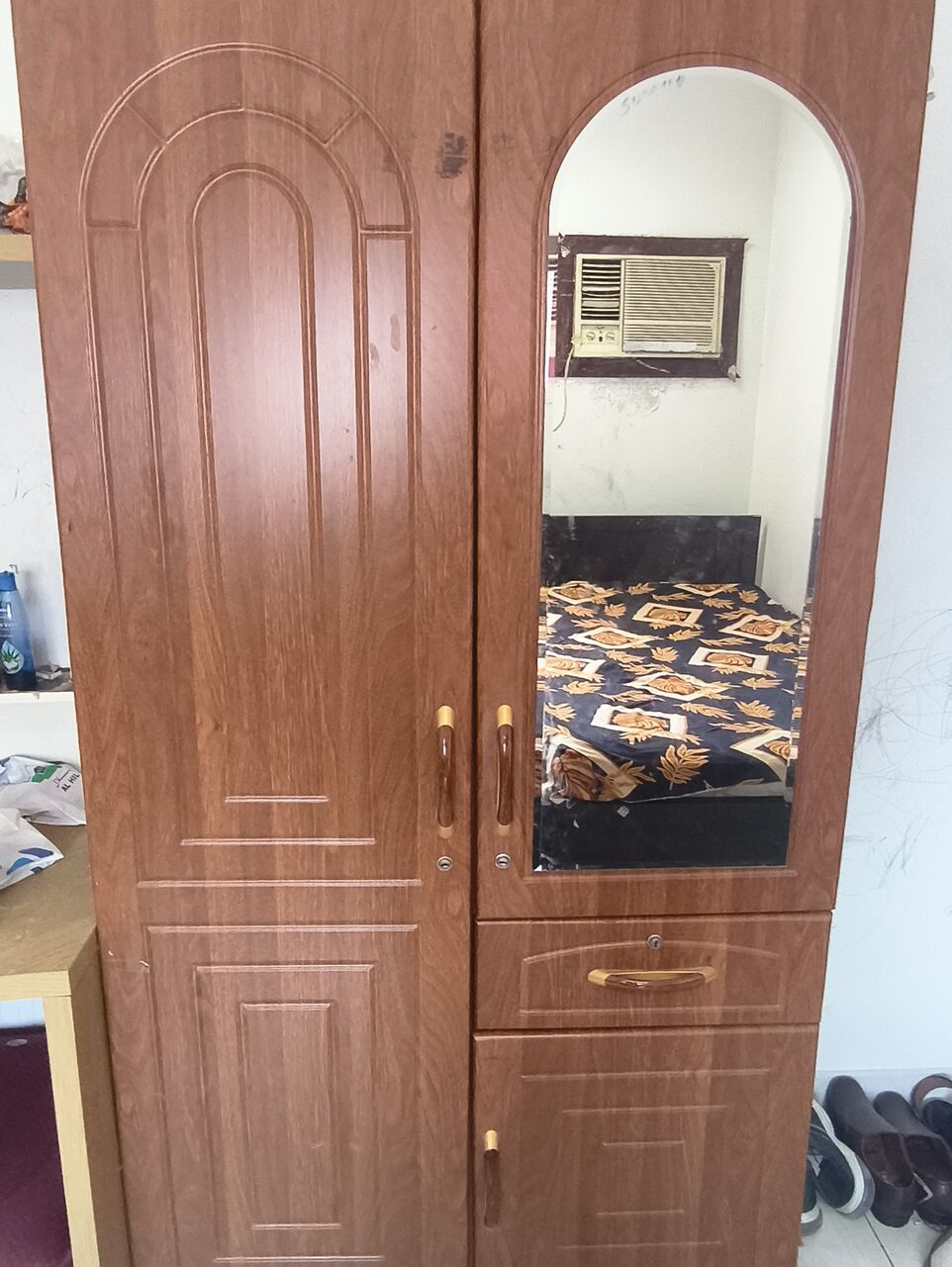Manama, Household Items, BHD 15,  Bed With Mattress And Cupboard At Bhd 15
