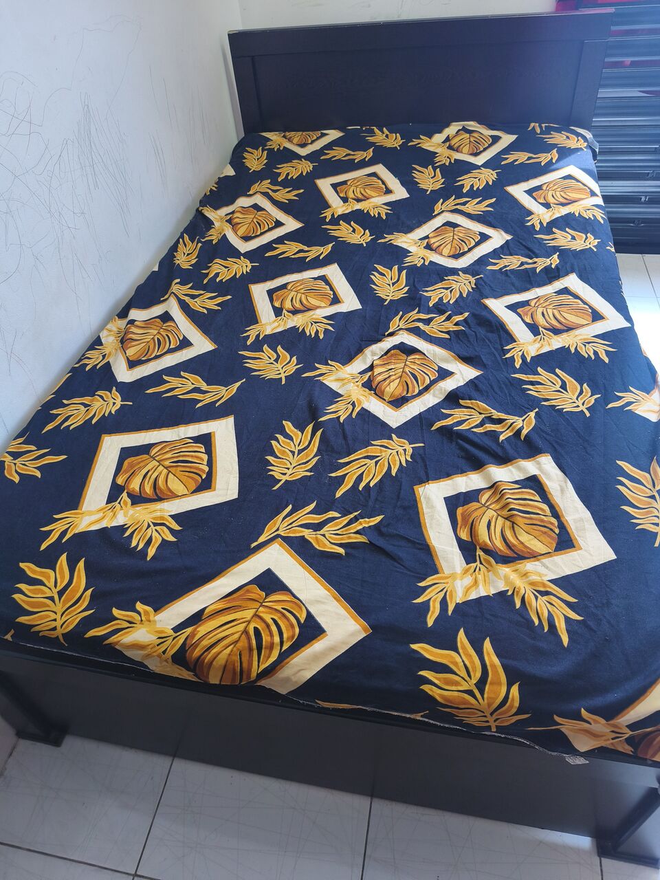 Manama, Household Items, BHD 15,  Bed With Mattress And Cupboard At Bhd 15